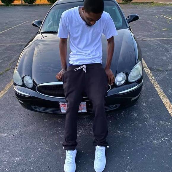 Meet your Posher, Demond - Picture 1 of 1